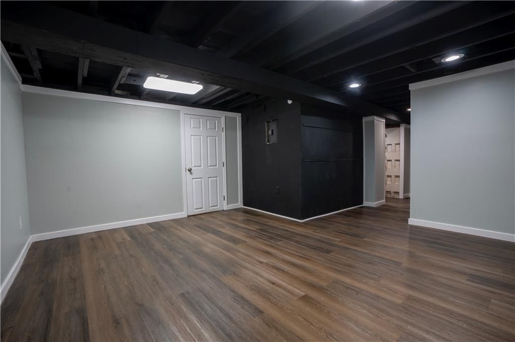 320 N Fairview Avenue — photo 24