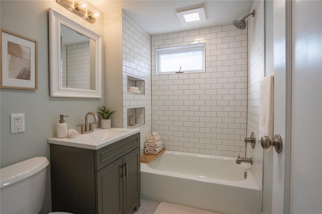 320 N Fairview Avenue — photo 32