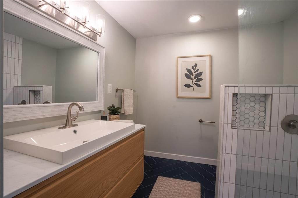 320 N Fairview Avenue — photo 39