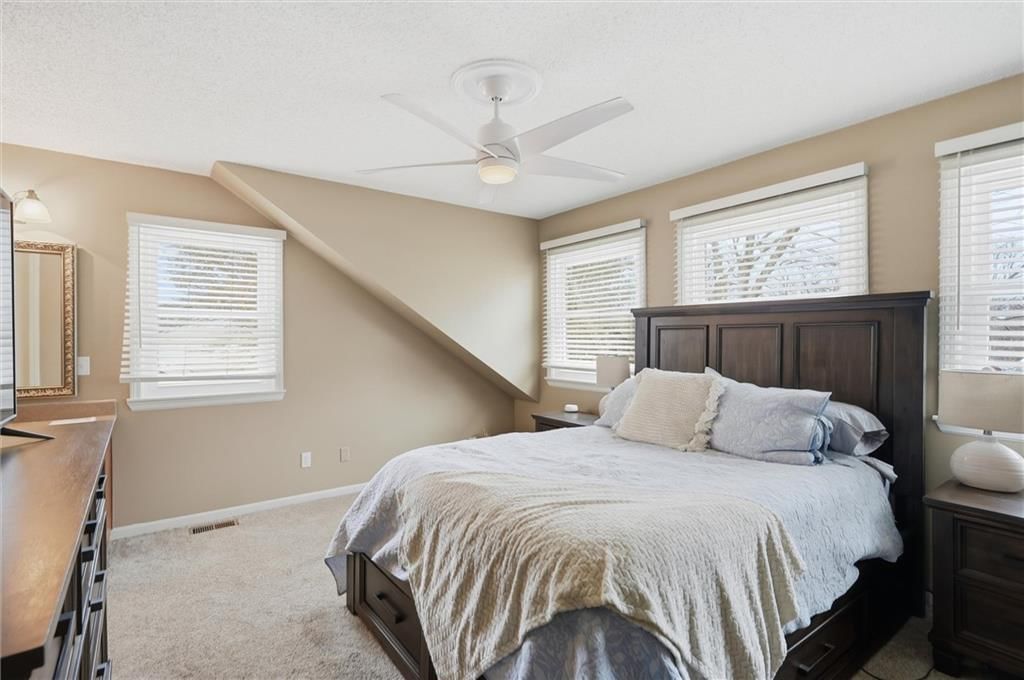 322 N Cherry Street — photo 16