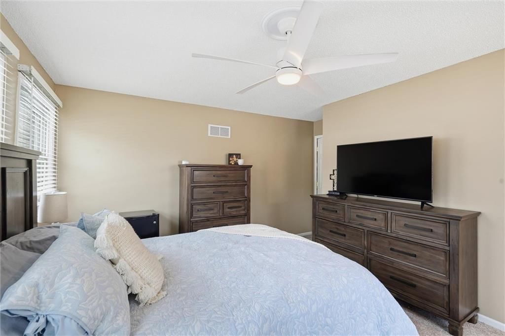 322 N Cherry Street — photo 17