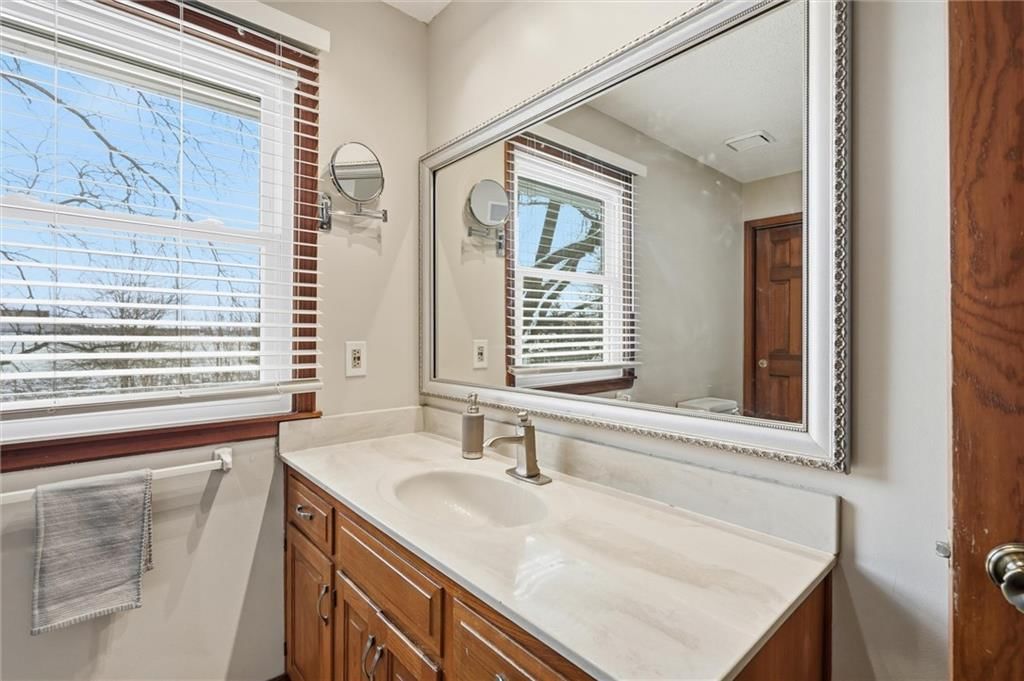322 N Cherry Street — photo 28