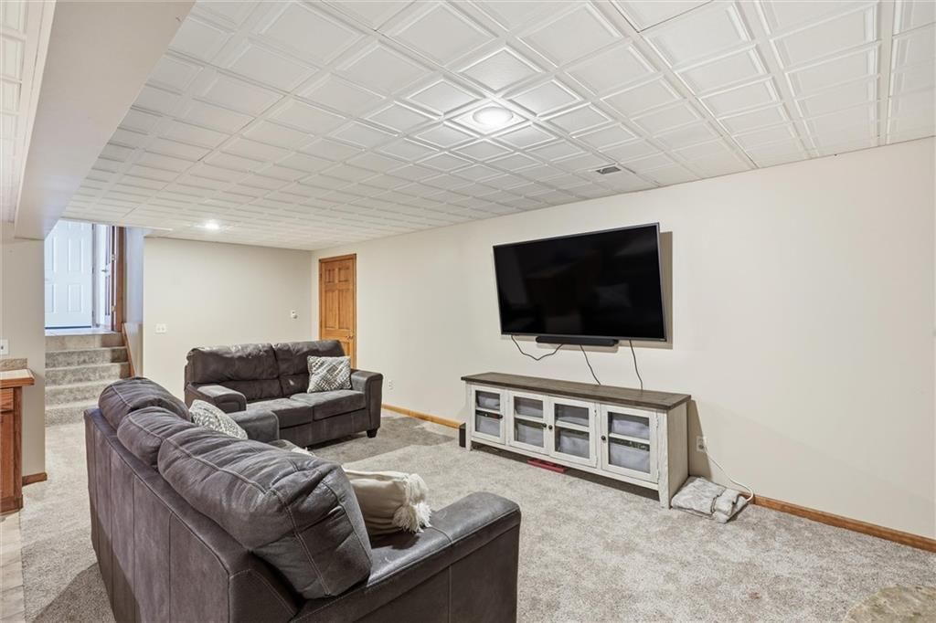 322 N Cherry Street — photo 31