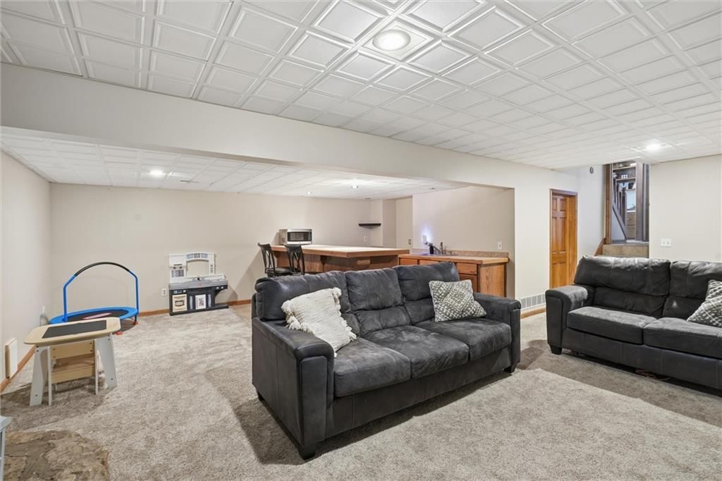 322 N Cherry Street — photo 32