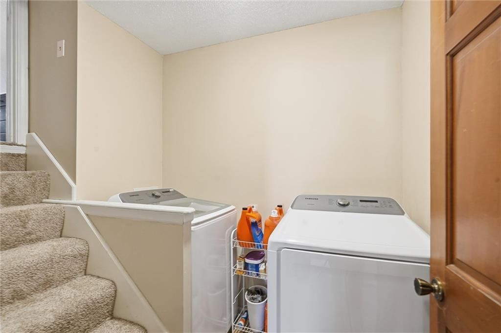 322 N Cherry Street — photo 36