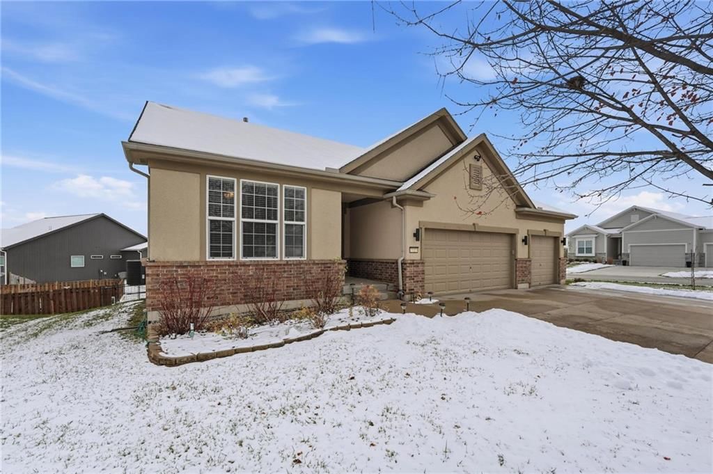 1021 SW Cheshire Drive — photo 3