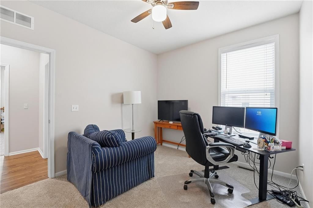 1021 SW Cheshire Drive — photo 9