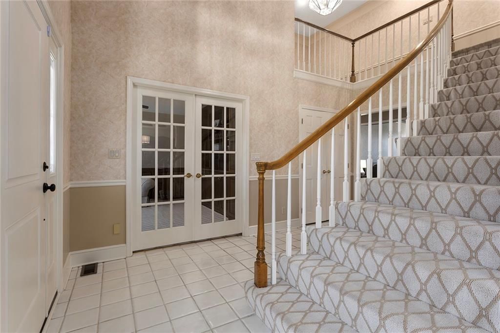 8917 Lambert Drive — photo 4