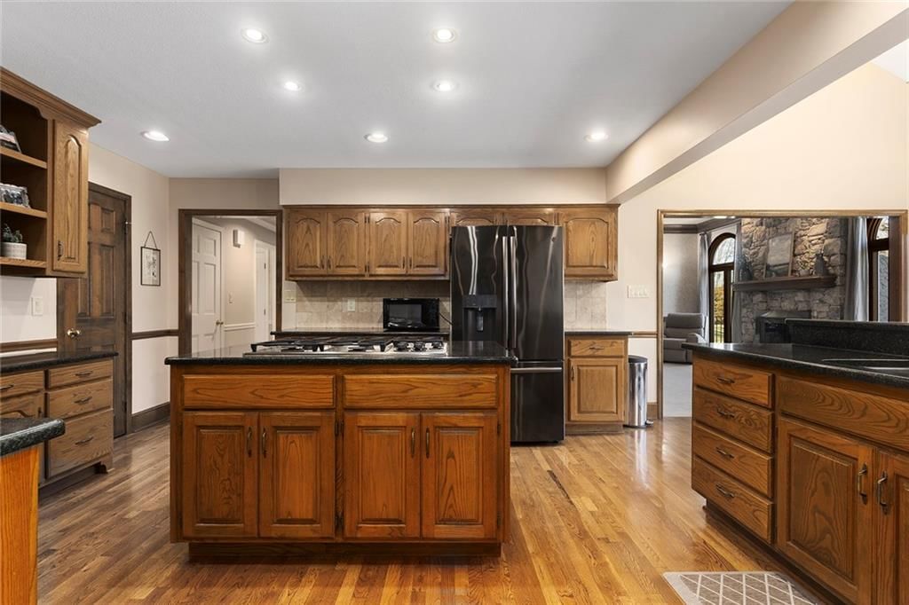 8917 Lambert Drive — photo 16