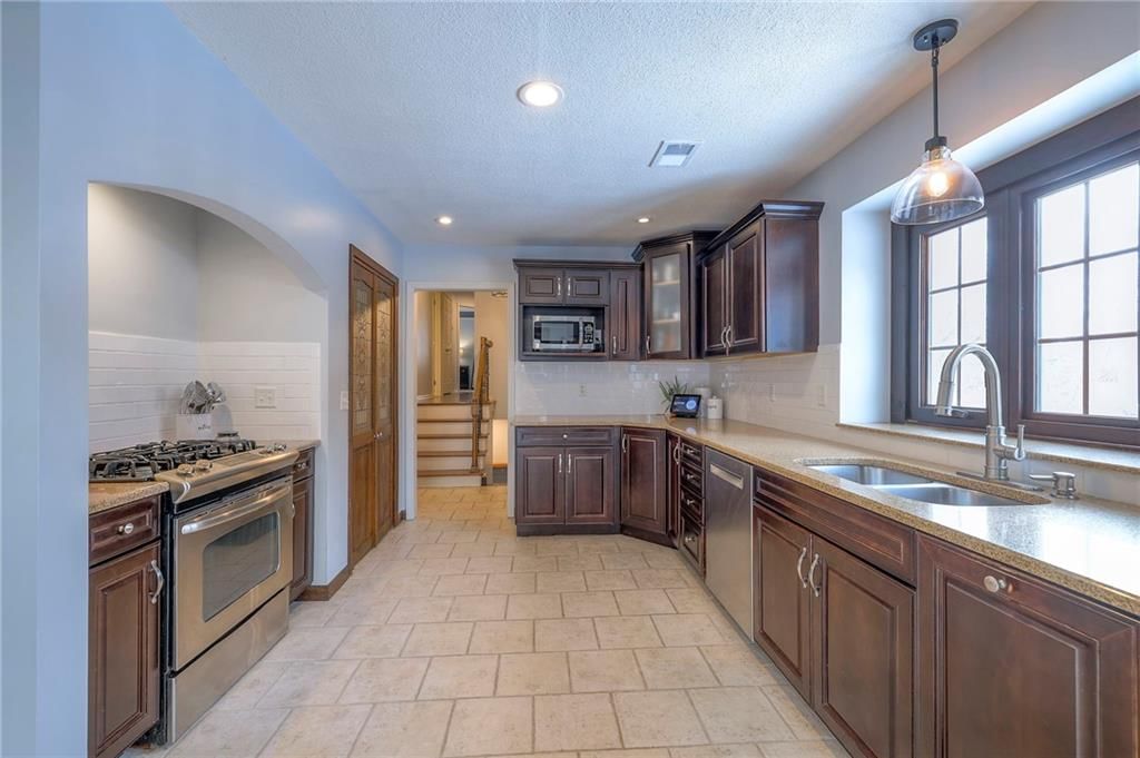 16207 W 136th Street — photo 12