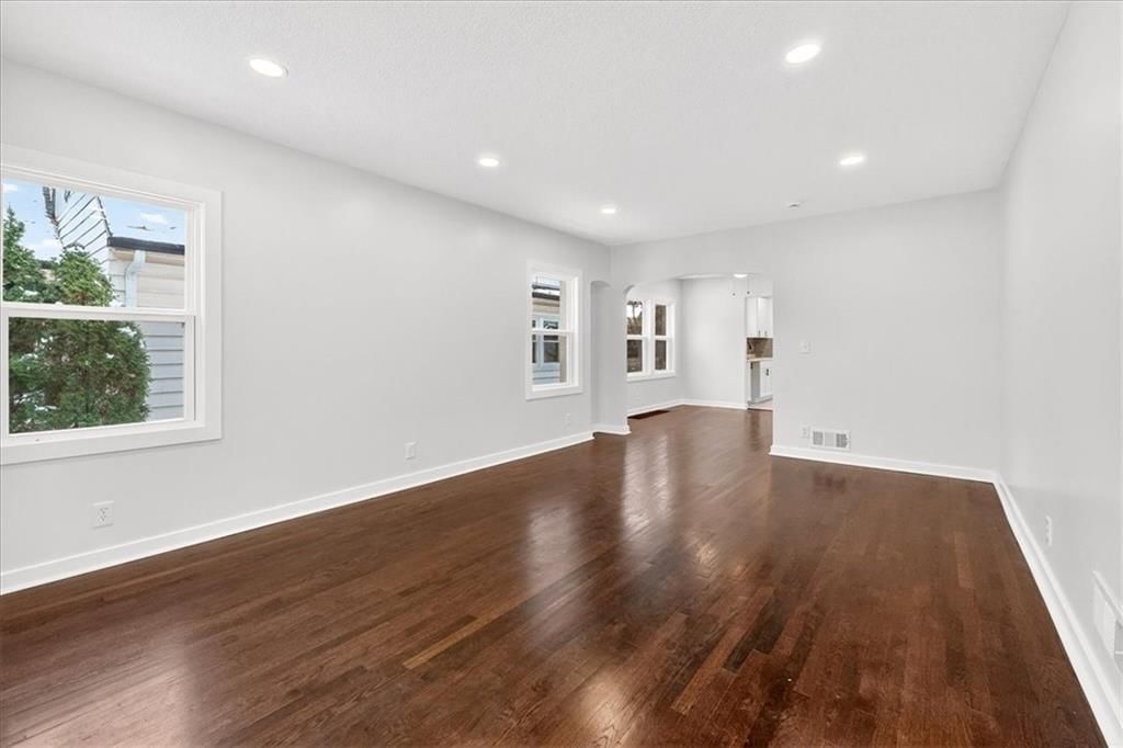7520 Grand Avenue — photo 4