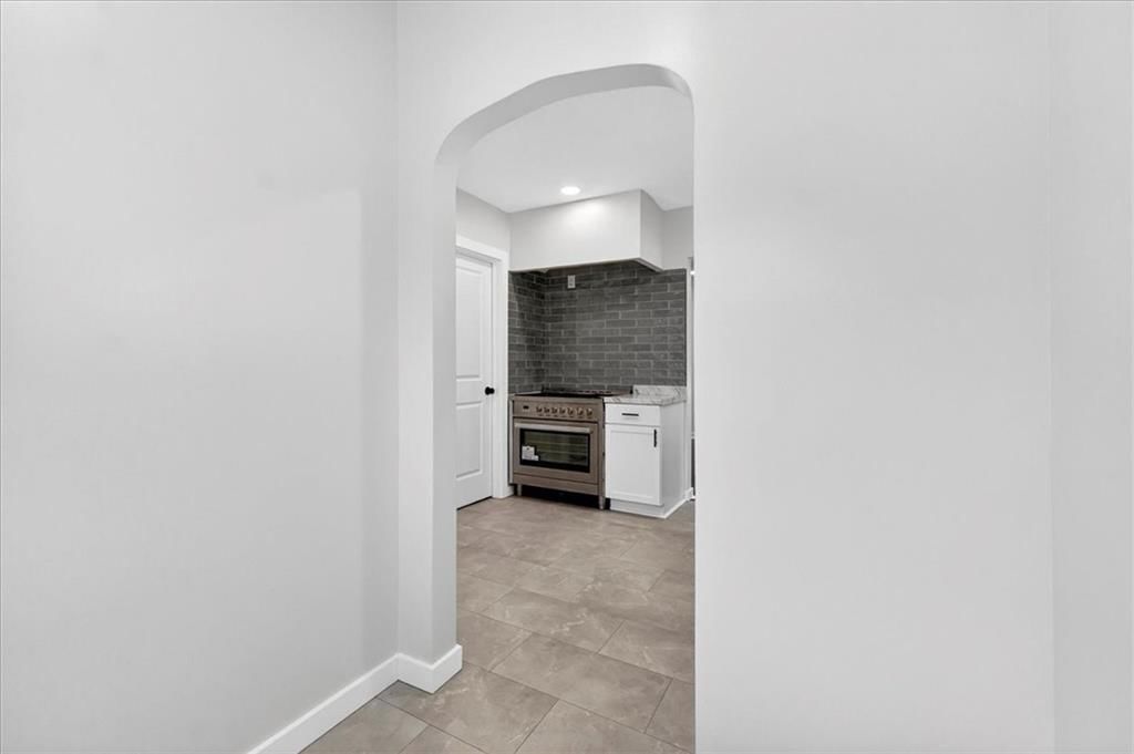 7520 Grand Avenue — photo 16