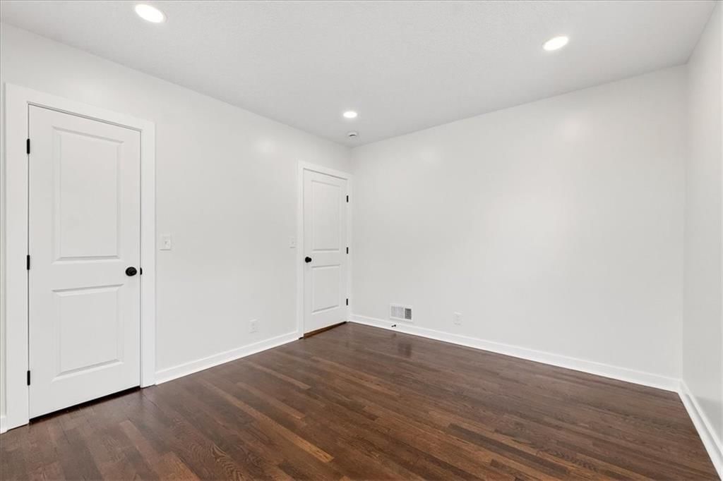 7520 Grand Avenue — photo 23
