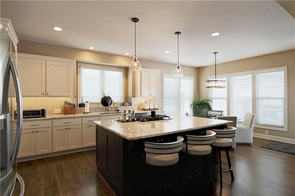 1700 NE Parkwood Drive — photo 9
