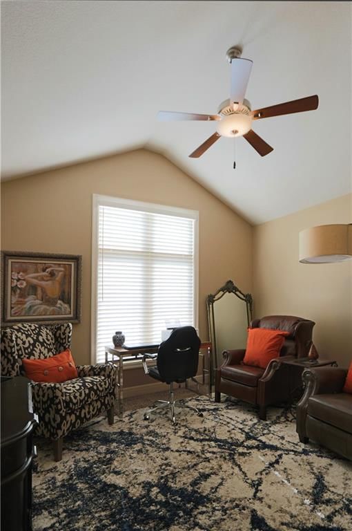 1700 NE Parkwood Drive — photo 17