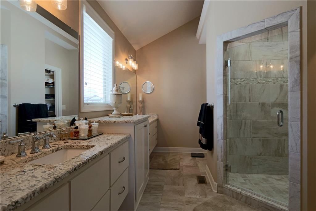 1700 NE Parkwood Drive — photo 22