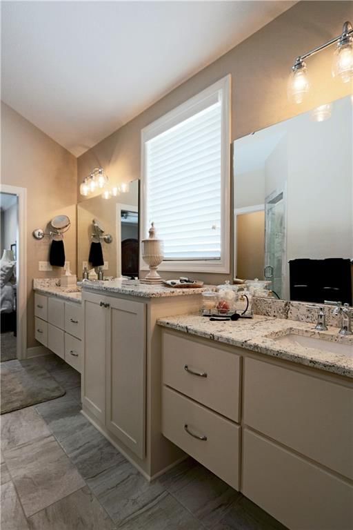 1700 NE Parkwood Drive — photo 23