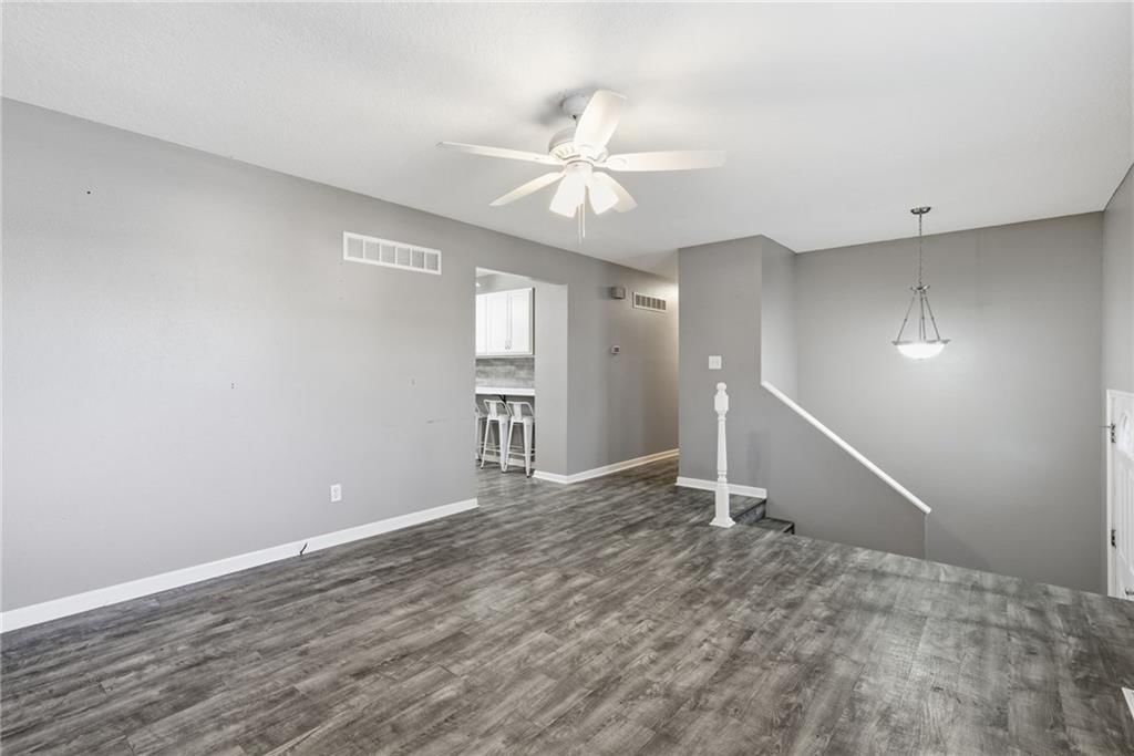 1304 SE Queens Court — photo 6
