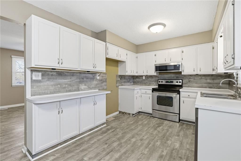 1304 SE Queens Court — photo 9