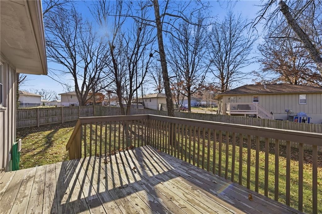 1304 SE Queens Court — photo 26