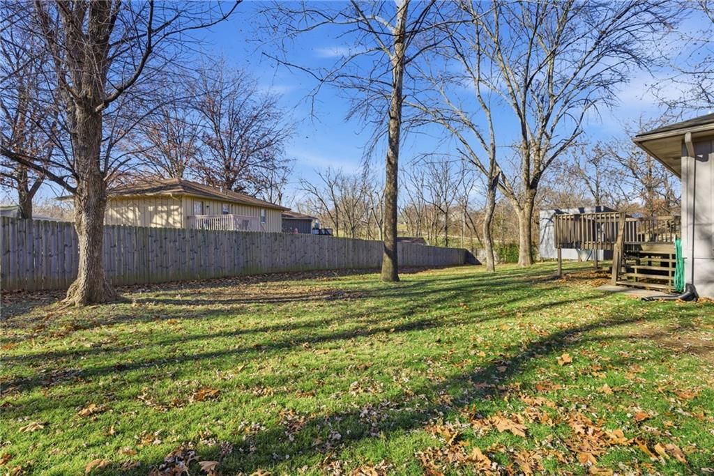 1304 SE Queens Court — photo 27