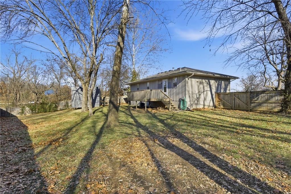 1304 SE Queens Court — photo 28
