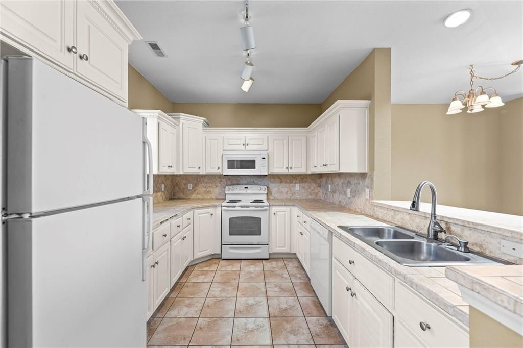 5245 Overland Drive — photo 11