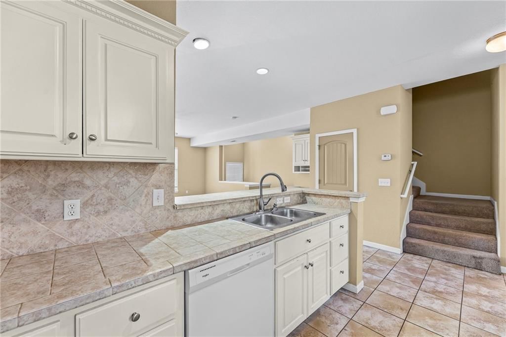 5245 Overland Drive — photo 12