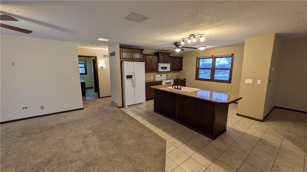 1408 Country Club Drive — photo 6