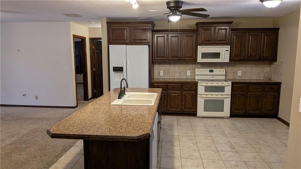 1408 Country Club Drive — photo 9