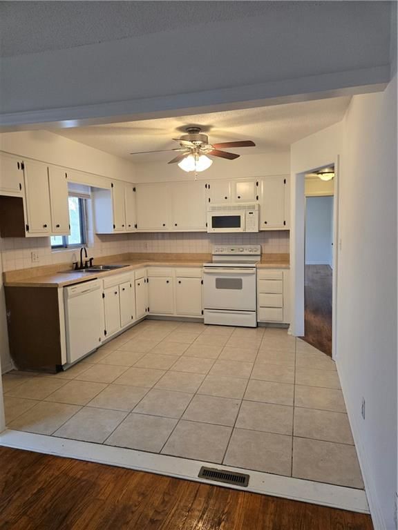 4212 E 105TH Terrace — photo 17