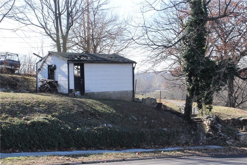 2600 Euclid Avenue — photo 8