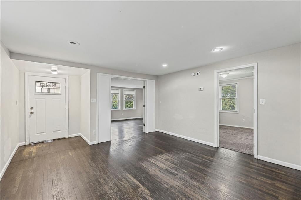 325 S Crane Street — photo 4