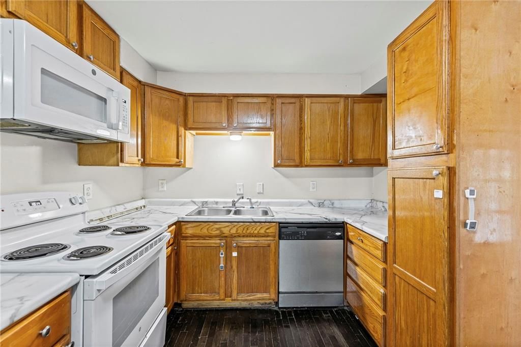 325 S Crane Street — photo 6