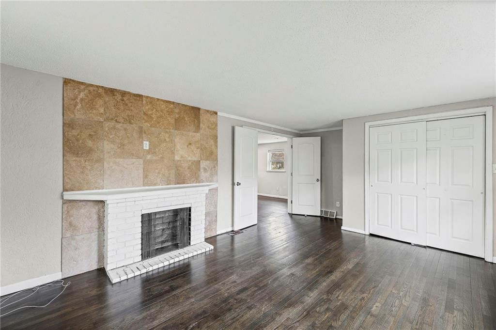 325 S Crane Street — photo 9