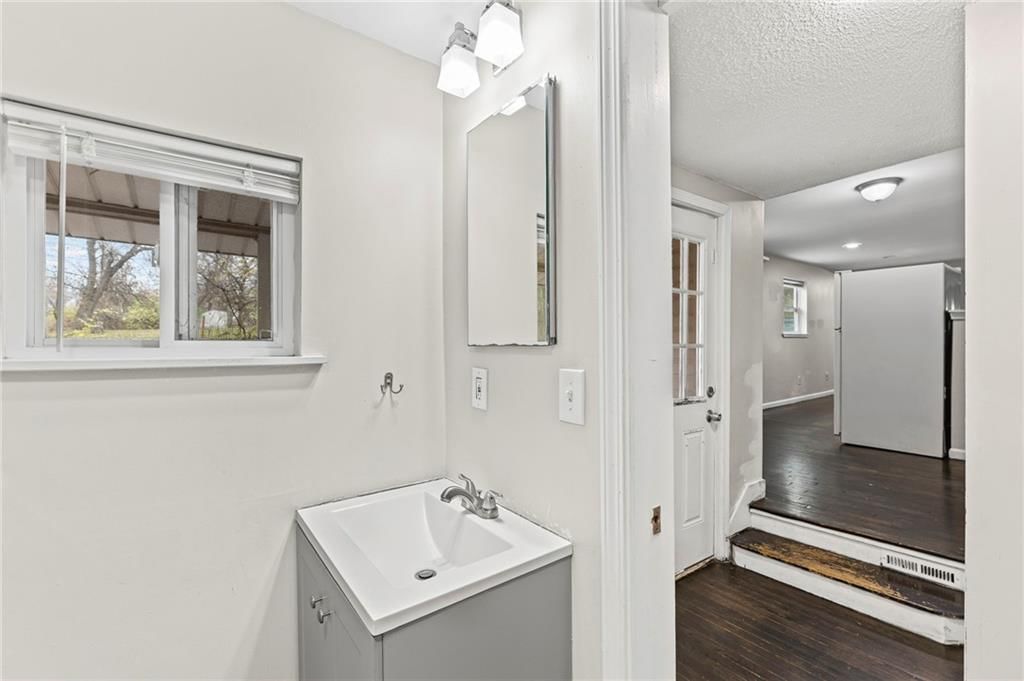 325 S Crane Street — photo 14