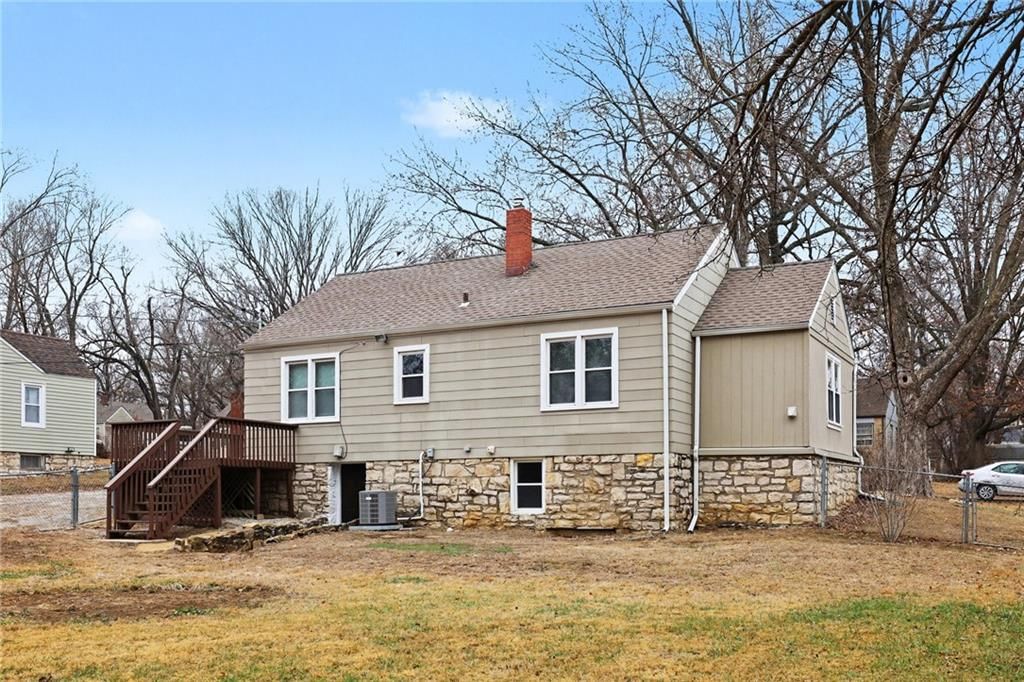 9205 E 68th Terrace — photo 15
