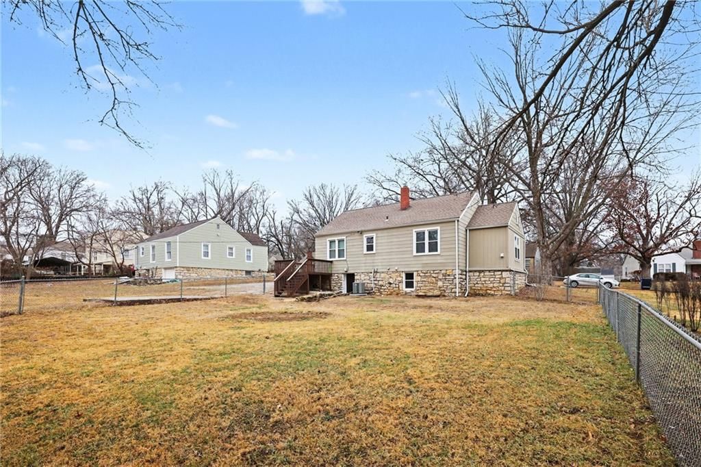 9205 E 68th Terrace — photo 16