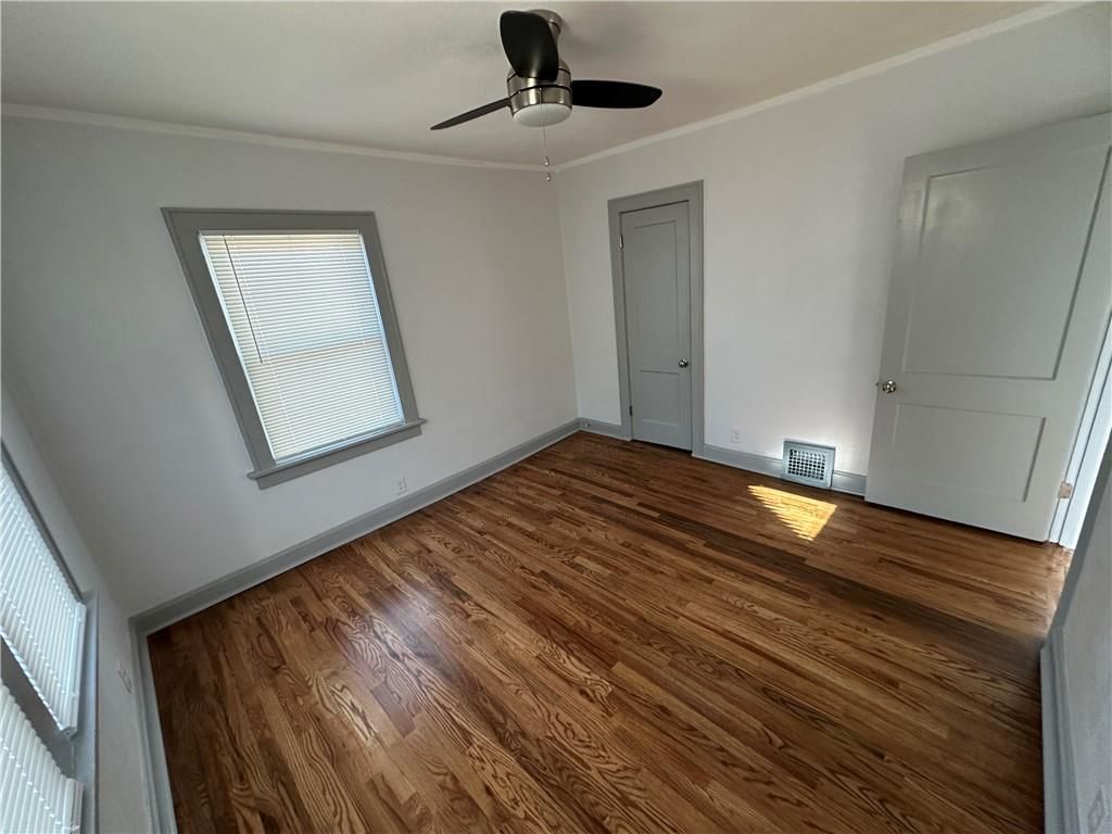 5414 Brooklyn Avenue — photo 9
