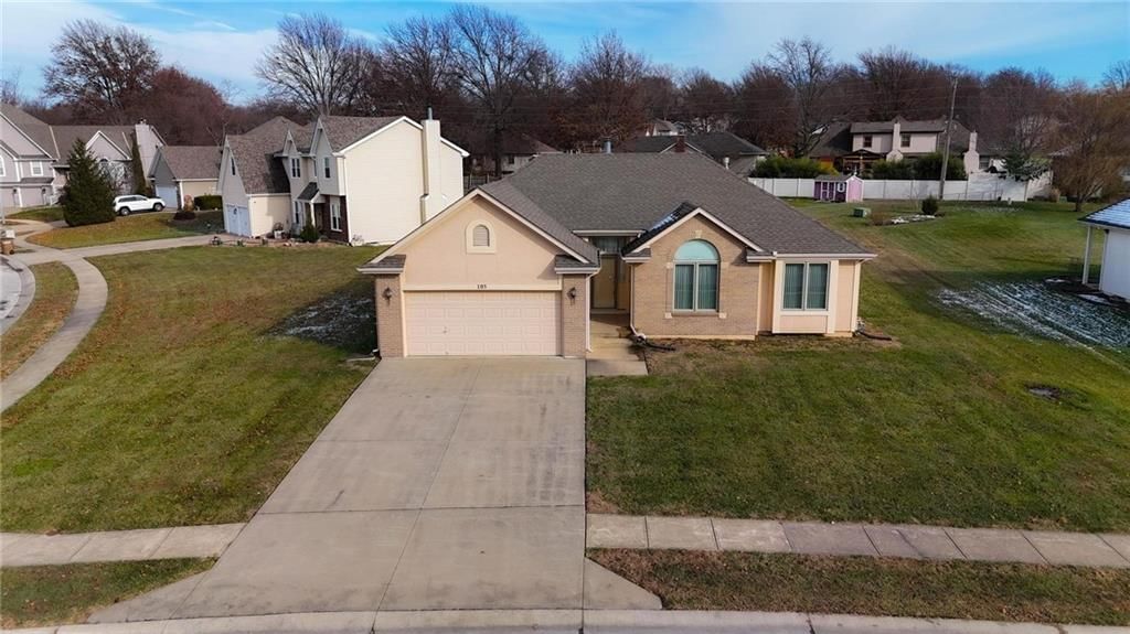 105 N Lakeshore Drive — photo 1