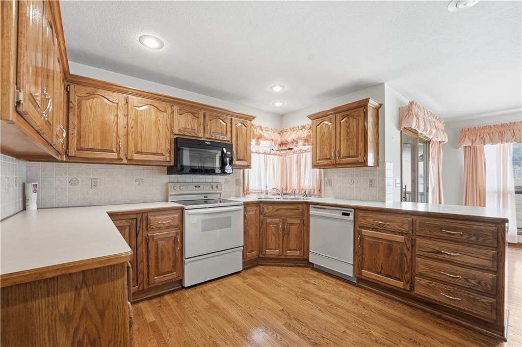 105 N Lakeshore Drive — photo 18