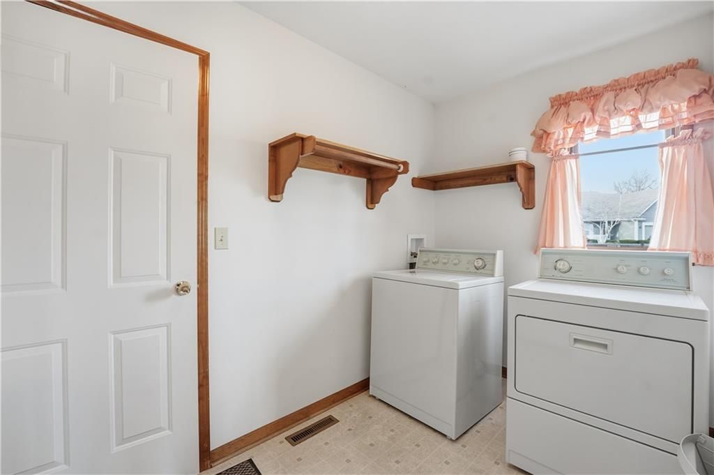 105 N Lakeshore Drive — photo 25