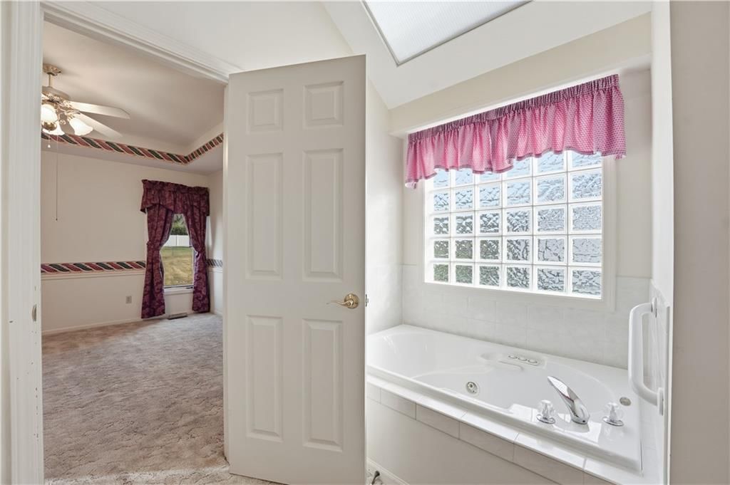 105 N Lakeshore Drive — photo 29
