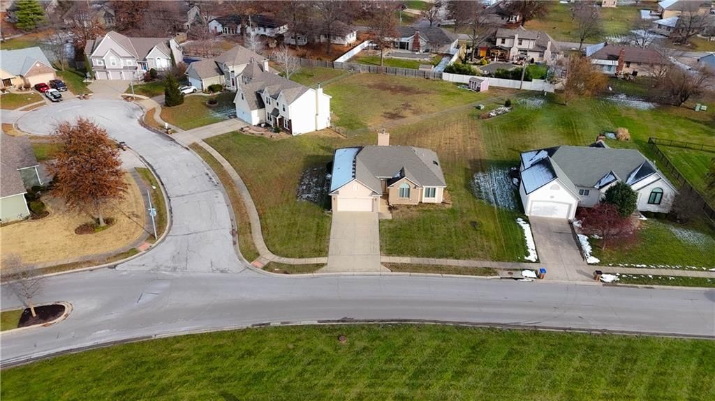 105 N Lakeshore Drive — photo 38