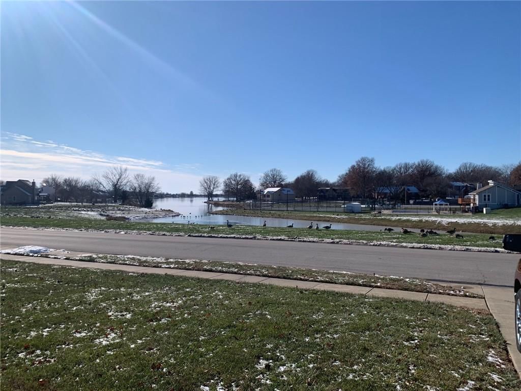 105 N Lakeshore Drive — photo 40