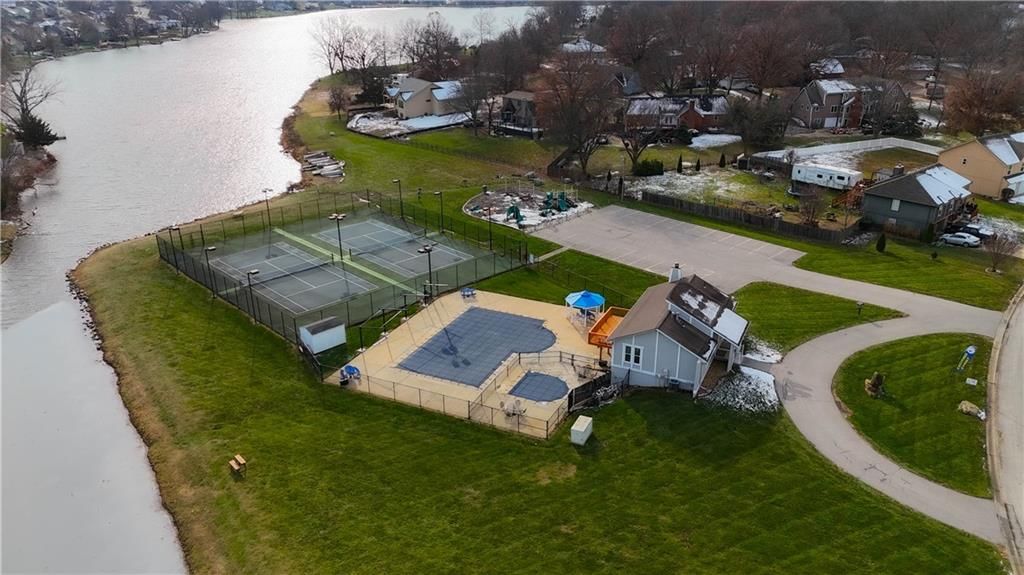 105 N Lakeshore Drive — photo 42