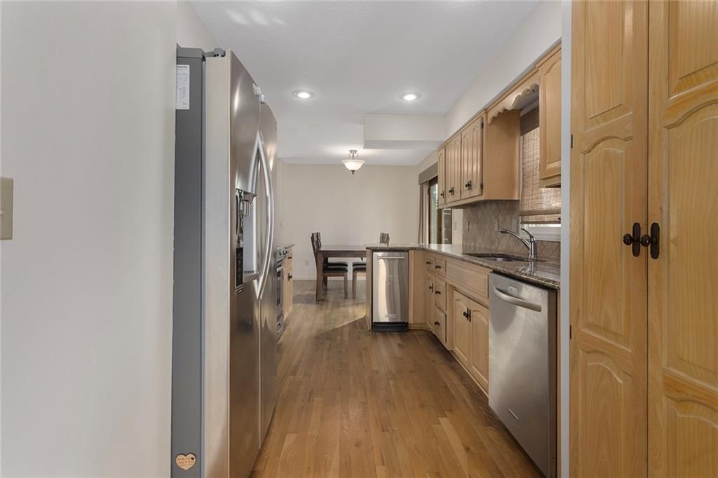 9614 NE CHERRY Court — photo 5