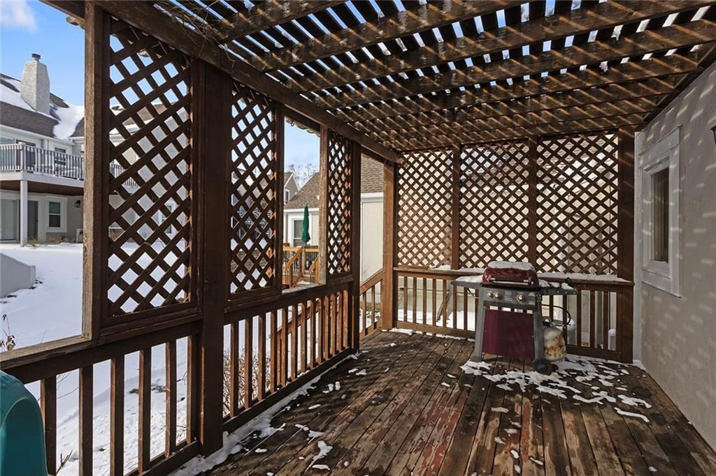 9614 NE CHERRY Court — photo 32