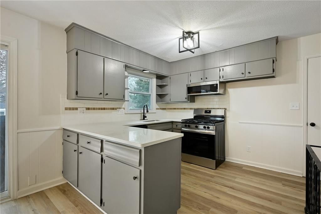 8001 Freeman Avenue — photo 7