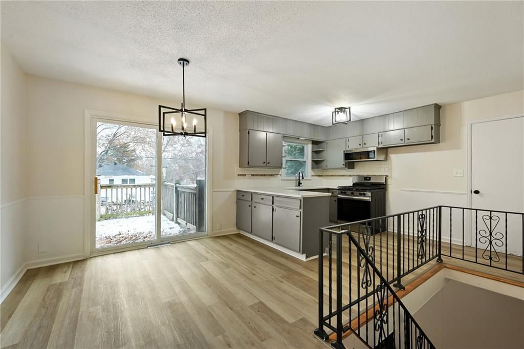8001 Freeman Avenue — photo 10